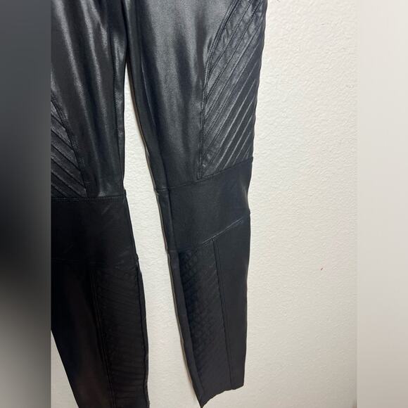SPANX Faux Leather Moto Leggings Size Small - Picture 10 of 10